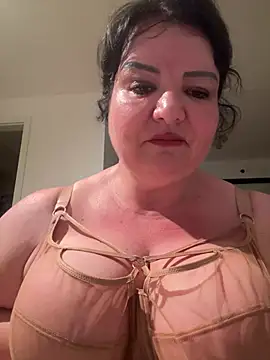Snapshot of curvymilfmicha chatting on 8, 7, 2026 curvymilfmicha online show from 8, 7, 2026