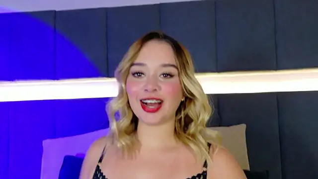 Sofia pamela  online show from 19, 5, 2026