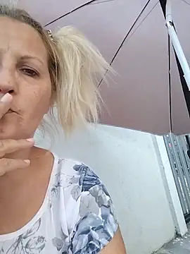 Snapshot of Divineblond chatting on 13, 6, 2026 Divineblond online show from 13, 6, 2026