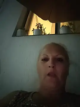 Snapshot of Divineblond chatting on 2, 7, 2026 Divineblond online show from 2, 7, 2026