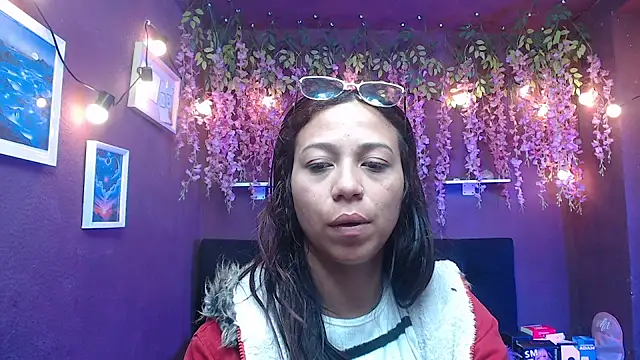 Snapshot of monik299 chatting on 14, 5, 2026 monik299 online show from 14, 5, 2026