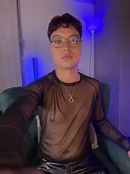 SamaelGarro  online show from 24, 4, 2026