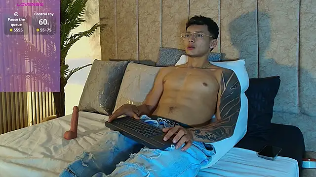 Snapshot of Alan_Salazar chatting on 5, 6, 2026 Alan Salazar online show from 5, 6, 2026