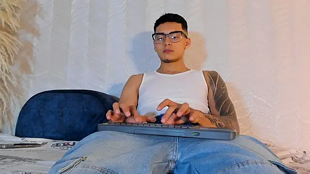 Snapshot of Alan_Salazar chatting on 11, 6, 2026 Alan Salazar online show from 11, 6, 2026