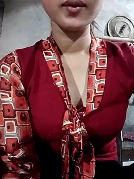 Snapshot of Rosie_LoveUU chatting on 30, 4, 2026 Rosie LoveUU online show from 30, 4, 2026