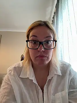 SecretRavenXO online show from 13, 5, 2026