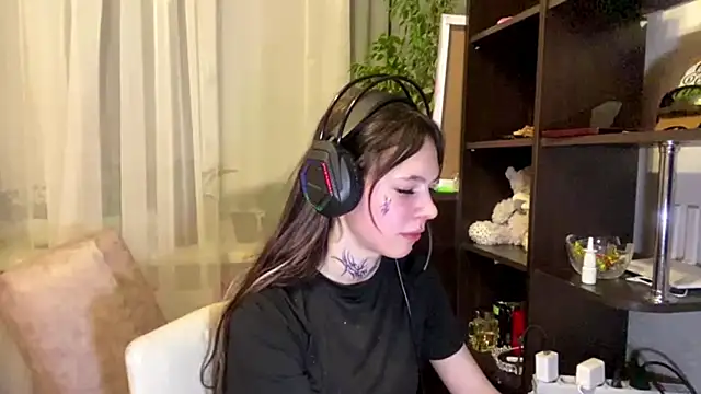 Snapshot of TuZezima chatting on 7, 5, 2026 TuZezima online show from 7, 5, 2026