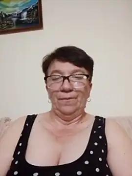 Snapshot of KetQueen101 chatting on 18, 6, 2026 KetQueen101 online show from 18, 6, 2026