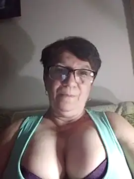 Snapshot of KetQueen101 chatting on 8, 7, 2026 KetQueen101 online show from 8, 7, 2026