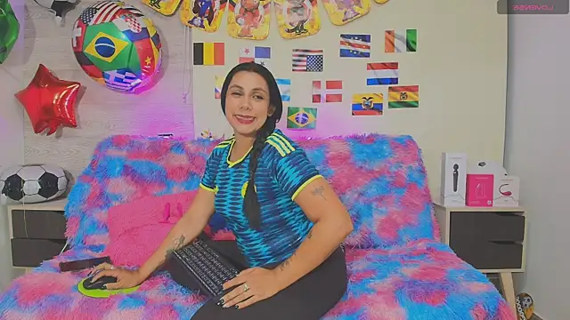 Nyra Queen online show from 4, 7, 2026