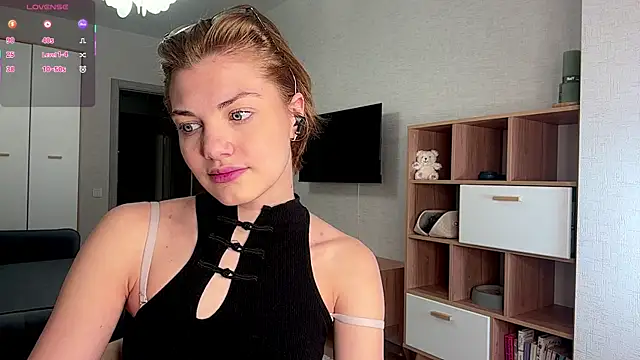 Snapshot of LinaFlamie chatting on 17, 7, 2026 LinaFlamie online show from 17, 7, 2026