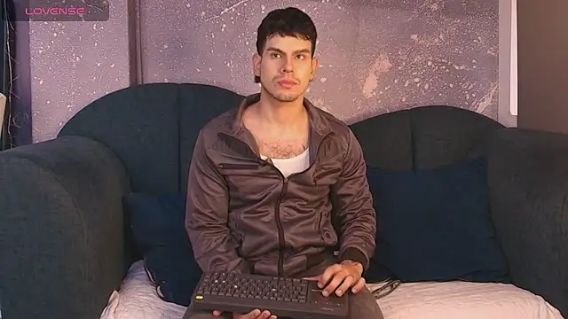 Snapshot of Derek_Voss chatting on 7, 7, 2026 Derek Voss online show from 7, 7, 2026