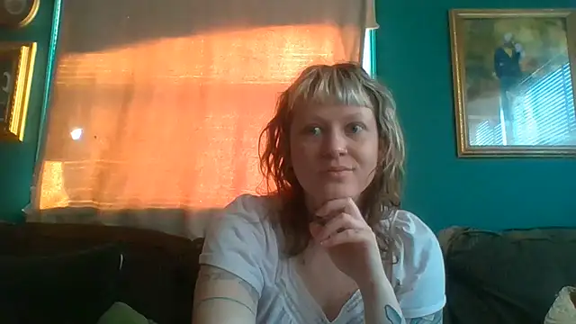 RosieSwitchBitch online show from 5, 6, 2026