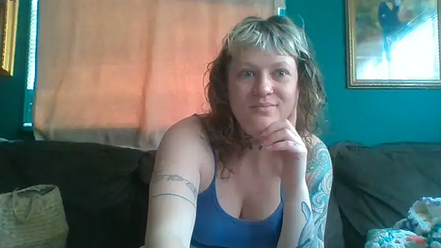 RosieSwitchBitch online show from 15, 6, 2026