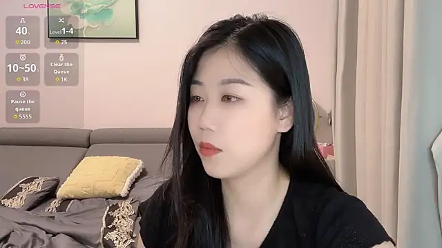 Snapshot of F-Yuwei chatting on 26, 5, 2026 F-Yuwei online show from 26, 5, 2026