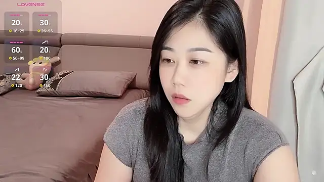 Snapshot of F-Yuwei chatting on 11, 6, 2026 F-Yuwei online show from 11, 6, 2026