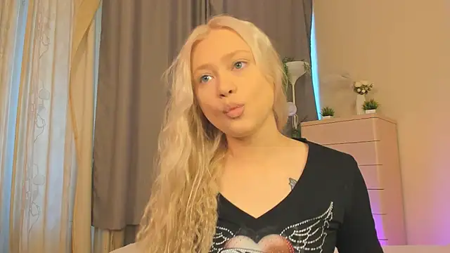 Snapshot of MidnightPoise chatting on 26, 6, 2026 MidnightPoise online show from 26, 6, 2026