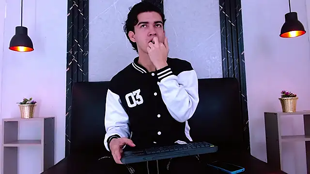 Feiccer Castquer online show from 7, 6, 2026