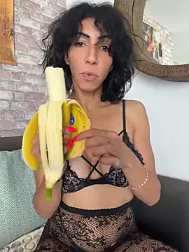 Yasmiinee online show from 15, 5, 2026
