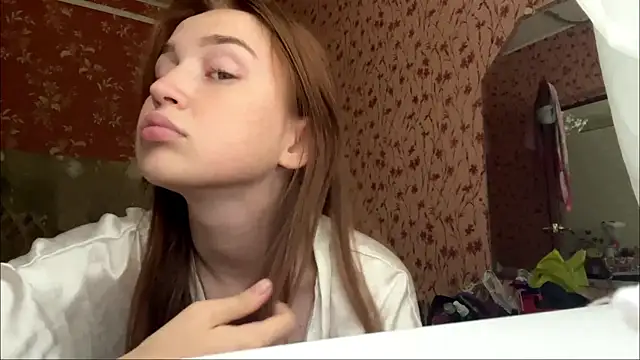 Chloooee online show from 12, 7, 2026
