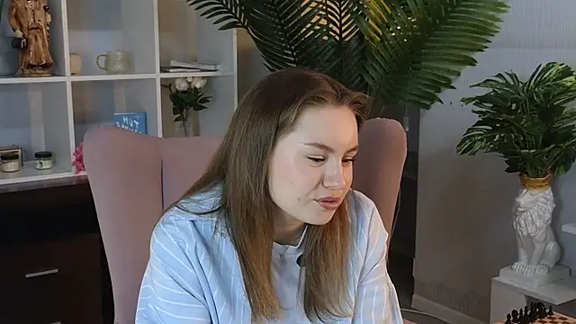 StaciaCarotenuto online show from 26, 4, 2026