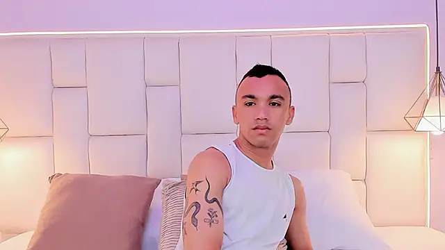 AndresSolorzano1 online show from 15, 5, 2026