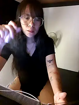 Bad bish21 online show from 28, 6, 2026