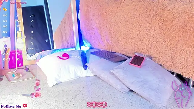 AlannaJoness online show from 9, 7, 2026