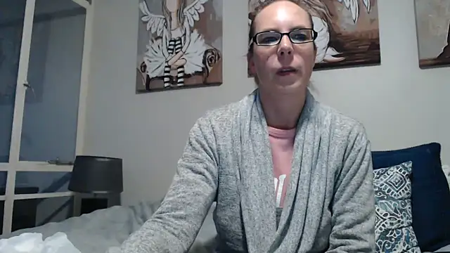 Snapshot of blondiesin50 chatting on 6, 6, 2026 blondiesin50 online show from 6, 6, 2026