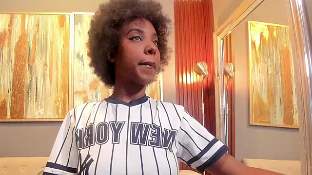 Kiara Curls online show from 25, 5, 2026