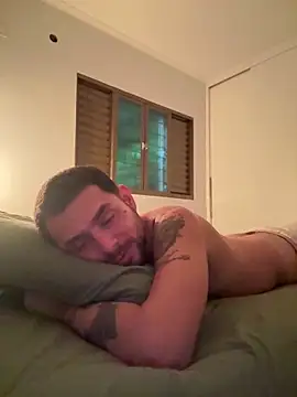 Snapshot of vitor_souz chatting on 29, 4, 2026 vitor souz online show from 29, 4, 2026
