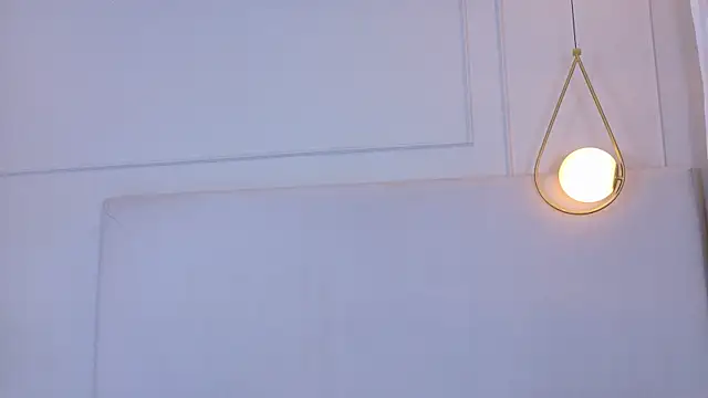 ZoeyPetit online show from 22, 7, 2026