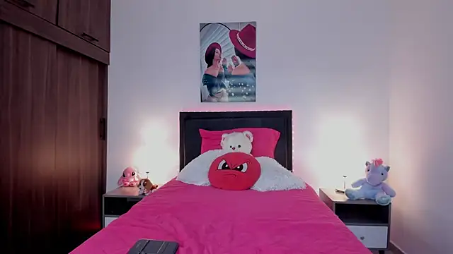 alana greey  online show from 28, 4, 2026