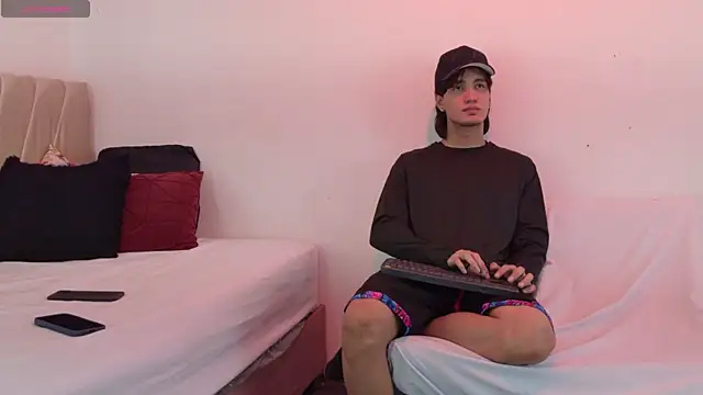 sweetauracouple online show from 17, 5, 2026