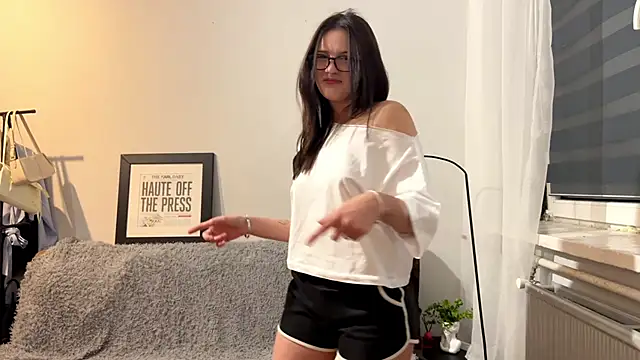 twilighttease online show from 27, 4, 2026