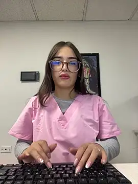 Snapshot of Sweet_Milaa1 chatting on 5, 6, 2026 Sweet Milaa1 online show from 5, 6, 2026