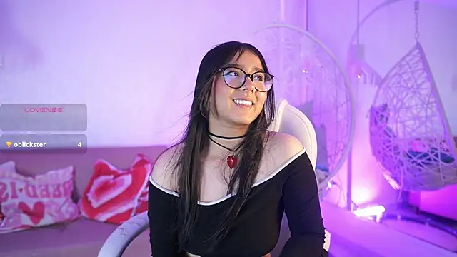 VioletJoness  online show from 29, 6, 2026
