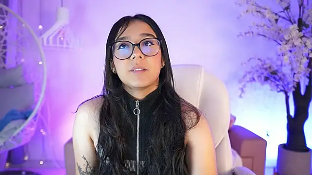 VioletJoness  online show from 30, 7, 2026