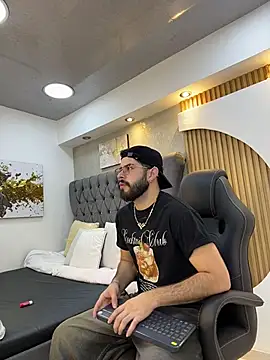 DomBoy  online show from 27, 5, 2026
