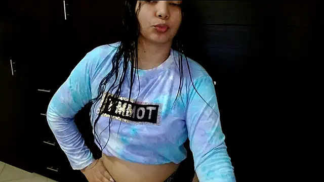 KarlaLoving online show from 28, 7, 2026