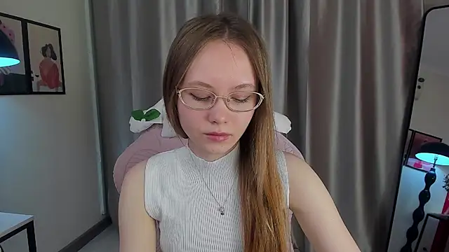 FloraLarsson online show from 15, 5, 2026