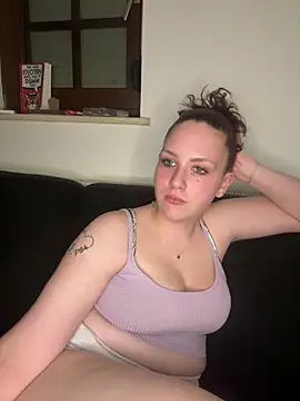 Snapshot of CuteBeaX chatting on 18, 6, 2026 CuteBeaX online show from 18, 6, 2026
