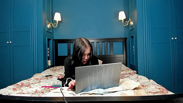 NineSemen online show from 30, 4, 2026