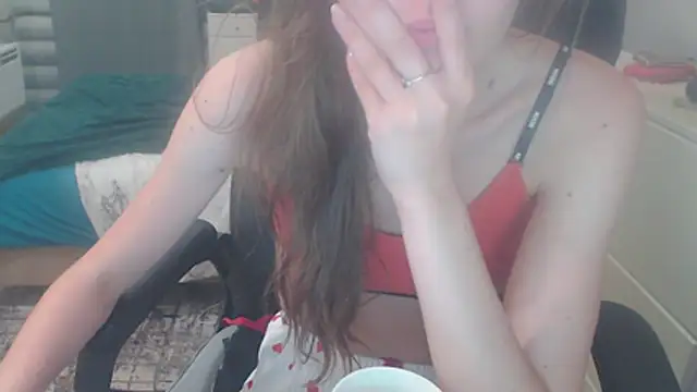 juili juili online show from 18, 5, 2026