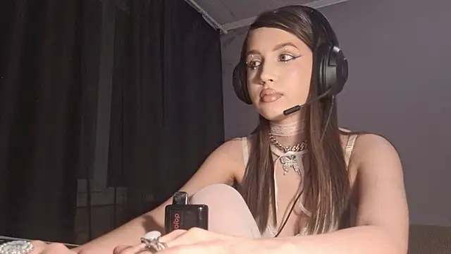 Katrinethequeen online show from 30, 4, 2026