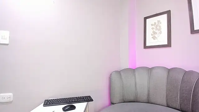 Snapshot of Roxanna_moore chatting on 22, 6, 2026 Roxanna moore online show from 22, 6, 2026