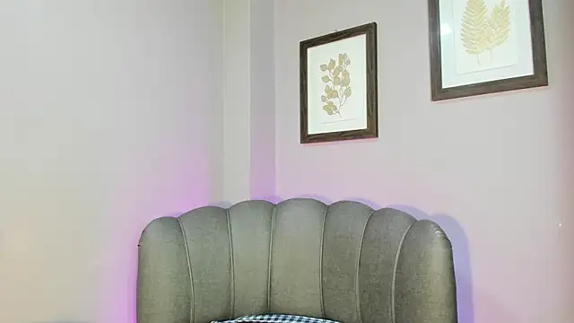 Snapshot of Roxanna_moore chatting on 21, 7, 2026 Roxanna moore online show from 21, 7, 2026