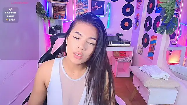 Snapshot of Duulce_mia chatting on 17, 7, 2026 Duulce mia online show from 17, 7, 2026