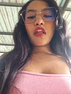 Hot Sophy  online show from 12, 5, 2026