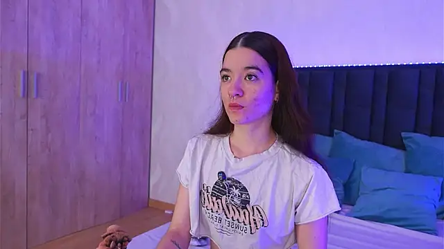 Snapshot of LucyFlame chatting on 8, 6, 2026 LucyFlame online show from 8, 6, 2026